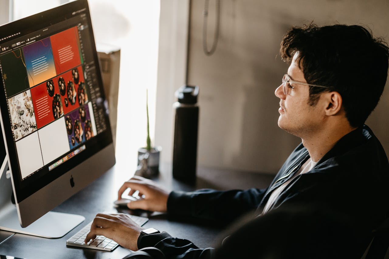 Contractor using GPS tracking software for job accountability