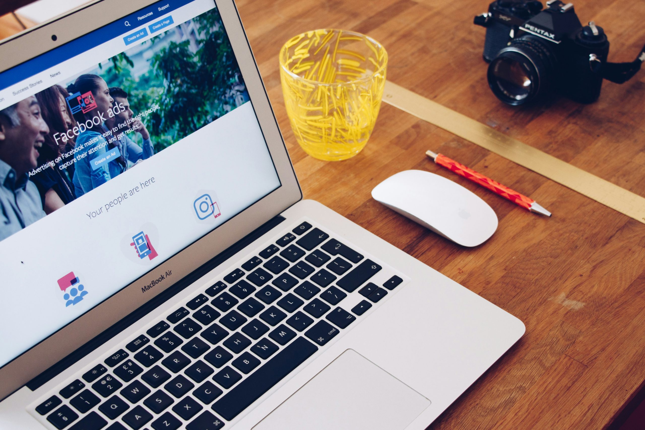 Facebook advertising campaign helping businesses reach customers