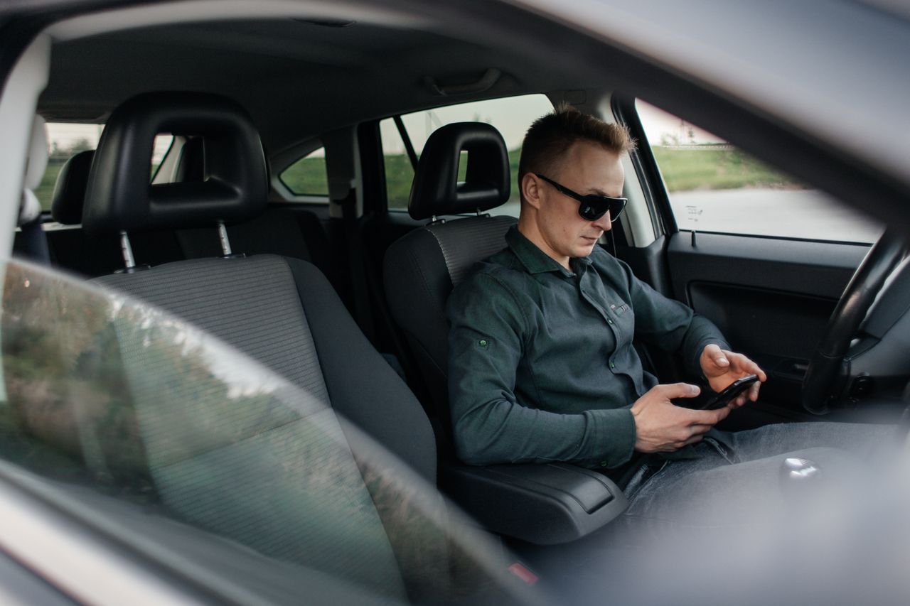 Private driver assisting business traveller in Cape Town