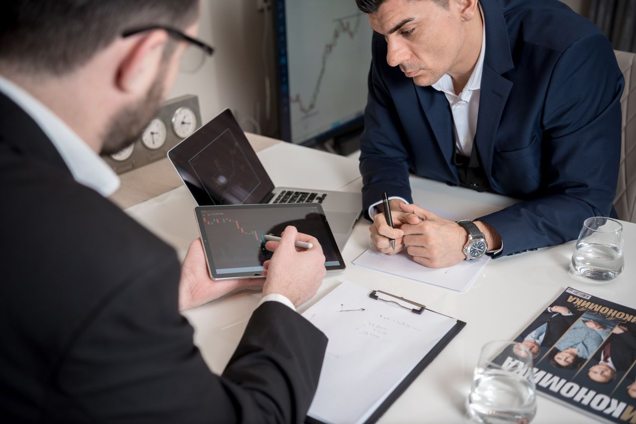 Comparing fees charged by different brokers